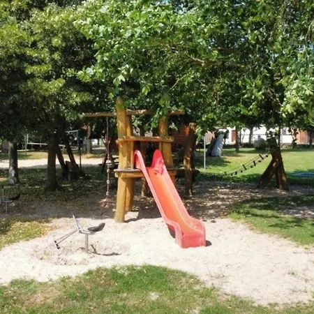 Rügen - Alte Schule Barlin *